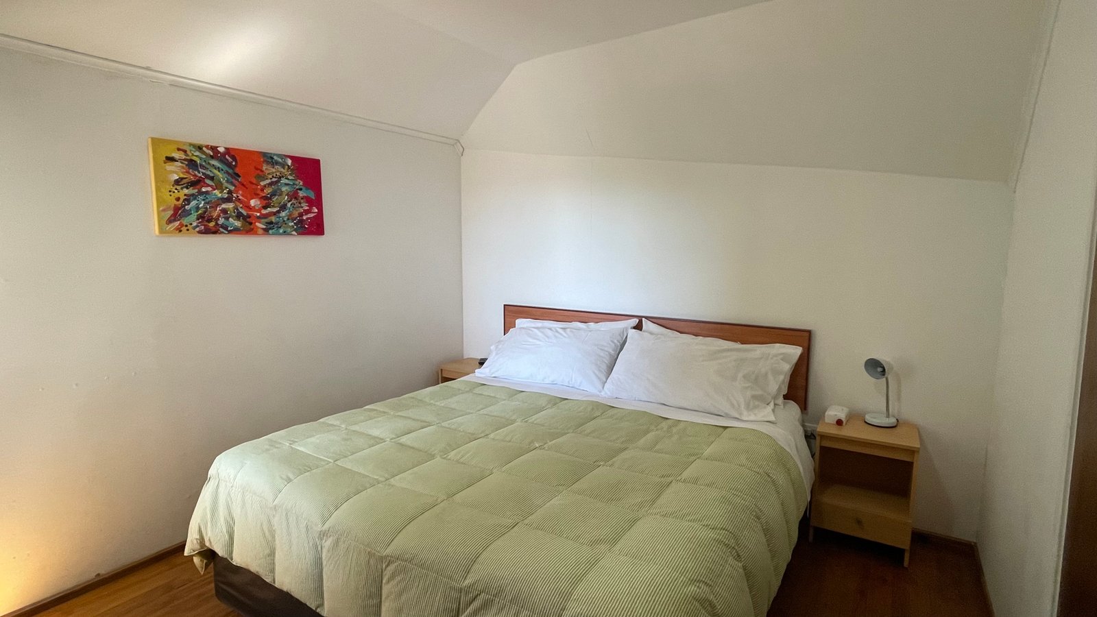 Habitación doble con baño en suite del Hostal Recreo en Recreo, Viña del Mar