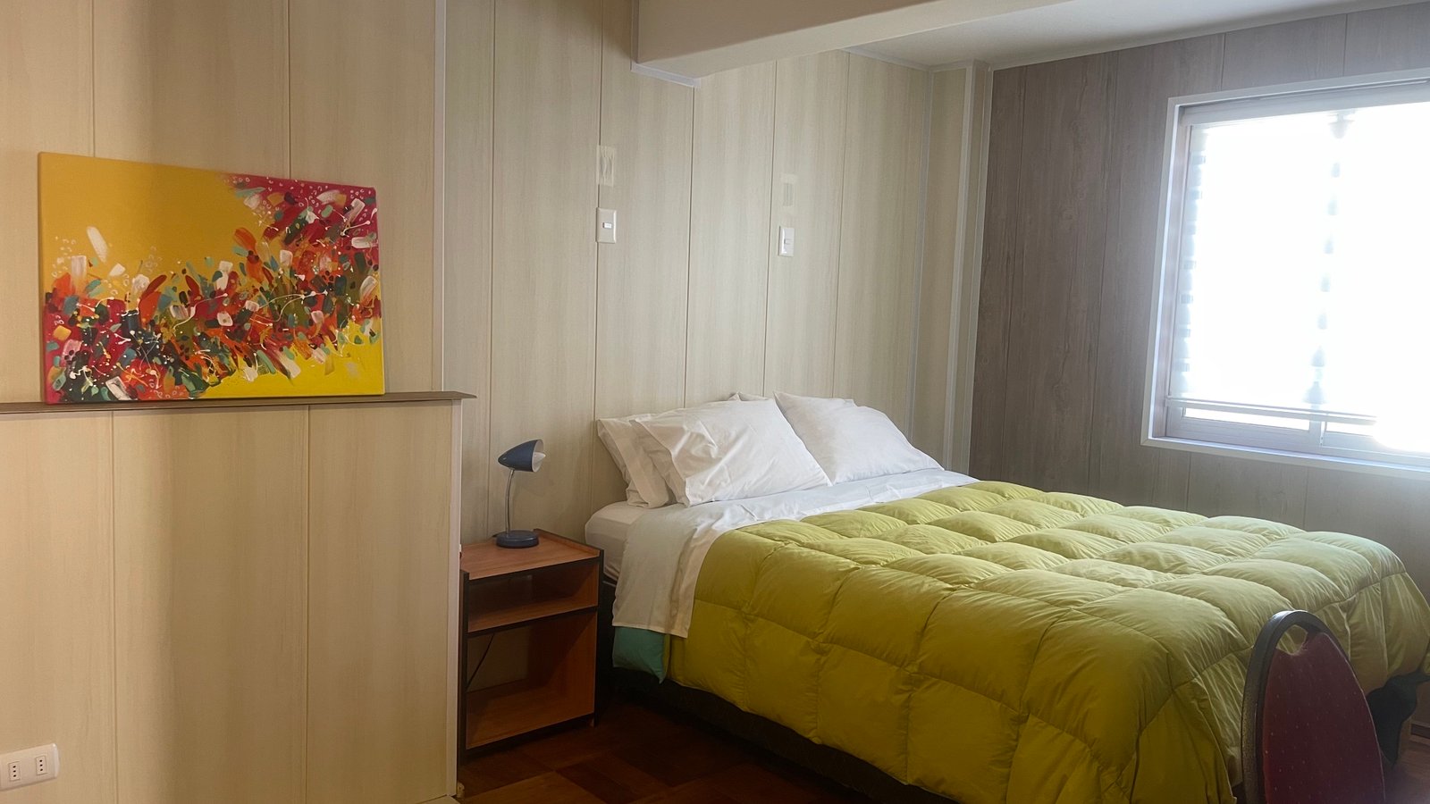 Habitación cuádruple con baño en suite del Hostal Recreo en Recreo, Viña del Mar